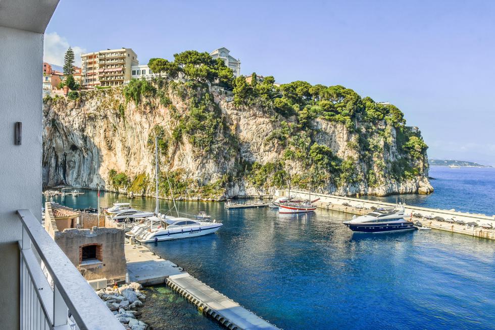 Seafront apartment Fontvieille